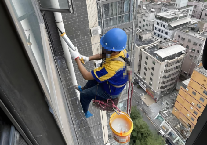 北京楼房外墙漏水